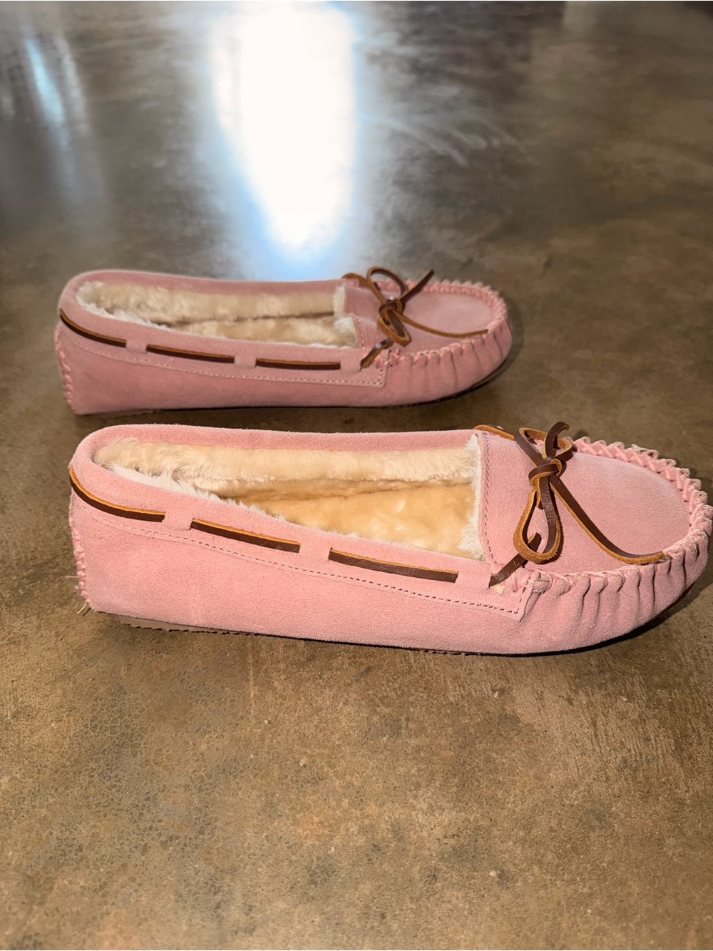 Minnetonka Cally Pink Mauve Suede Faux Fur Moccasin 9 NWOB Cozy Classic - Picture 6 of 8